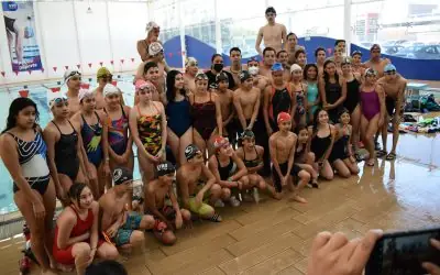 OFRECIÓ LILIANA IBÁÑEZ UNA CLÍNICA DE NATACIÓN