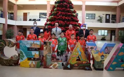 ENTREGAN UNIFORMES A NIÑAS Y NIÑOS RUMBO A TORNEO INTERNACIONAL DE FÚTBOL
