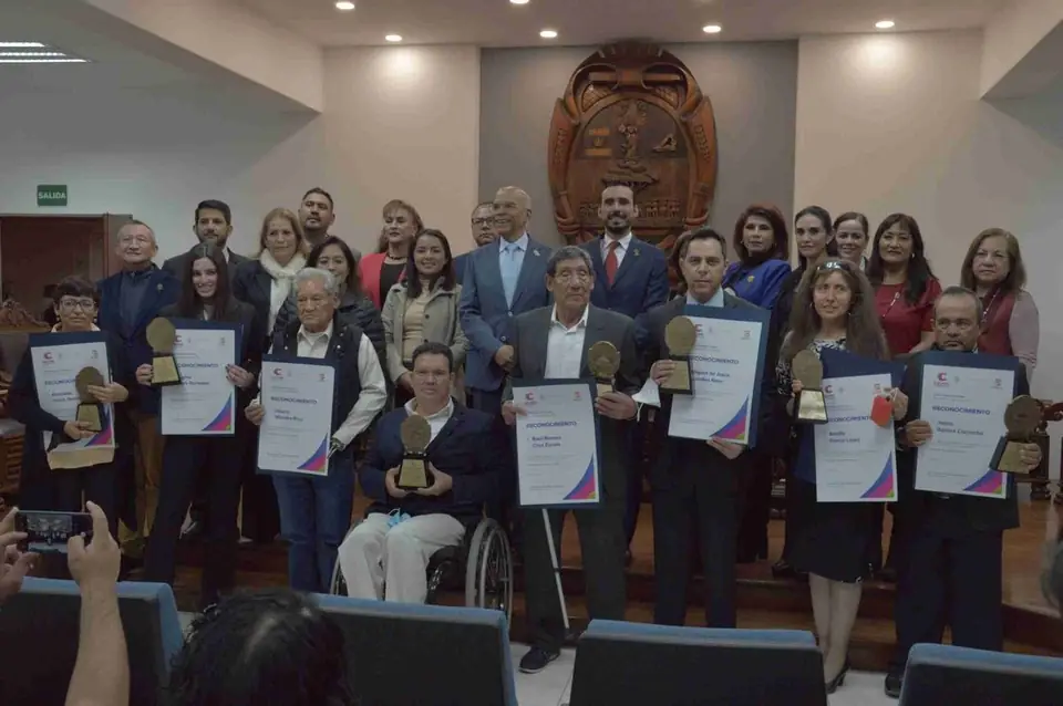 RECONOCEN A PERSONALIDADES QUE INGRESARON AL SALÓN DE LA FAMA DEL DEPORTE CELAYENSE