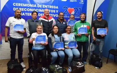 RECONOCEN Y ENTREGAN MATERIAL DEPORTIVO A INSTITUCIONES PARTICIPANTES 'NADO POR MI CORAZÓN'