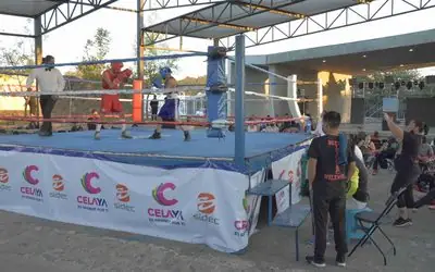 REALIZÓ SIDEC EXHIBICIÓN DE BOXEO EN LAS ‘FIESTAS DECEMBRINAS CELAYA 2021’