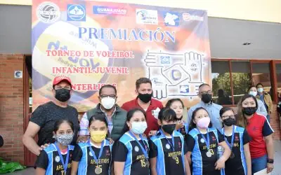 PREMIAN A GANADORES DEL TORNEO INFANTIL Y JUVENIL INTERLIGAS DE VOLEIBOL