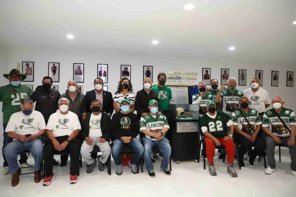 DEVELAN PLACAS Y VITRINA DE LINCES DEL TECNOLÓGICO DE CELAYA DE FÚTBOL AMERICANO EN EL SALÓN DE LA FAMA