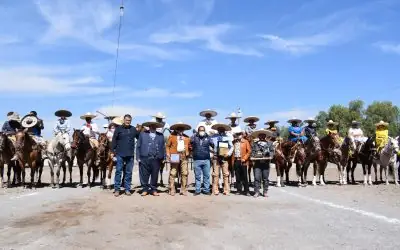 RECONOCEN TRAYECTORÍA DE DON EDUARDO URIBE ARRIAGA POR 60 AÑOS EN LA CHARRERÍA