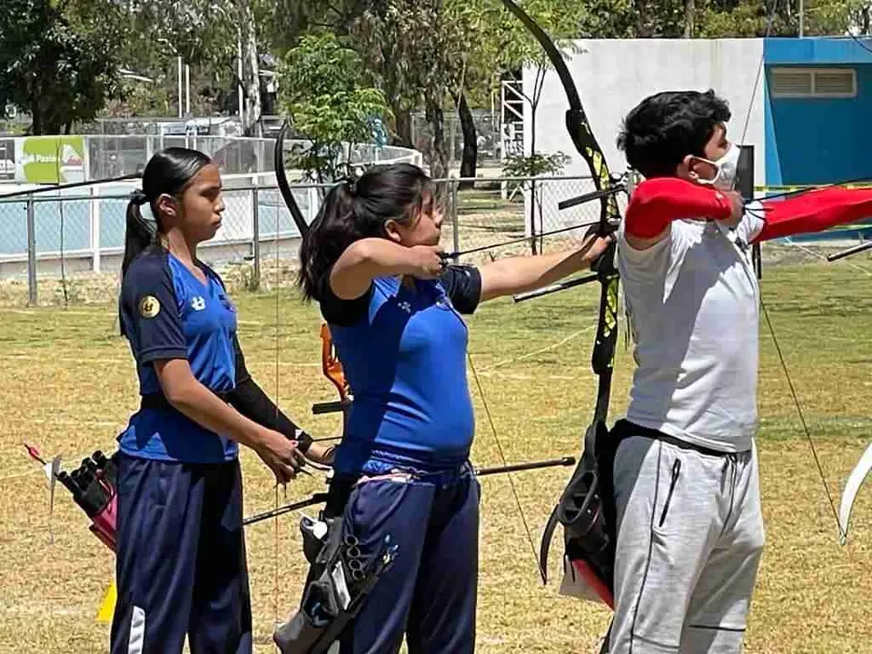 CONSIGUEN ARQUEROS CELAYENSES SU BOLETO A NACIONALES CONADE 2022