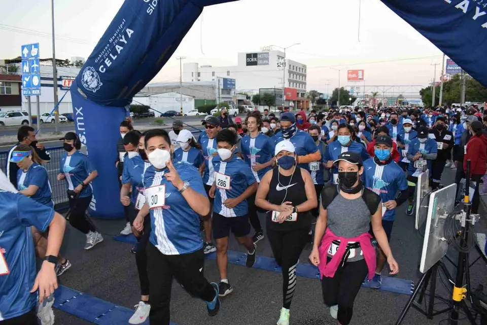 CORREN MIL PERSONAS EN 9NA EDICIÓN DE UNIRACE