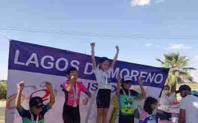 SUBEN CICLISTAS CELAYENSES A PODIUM