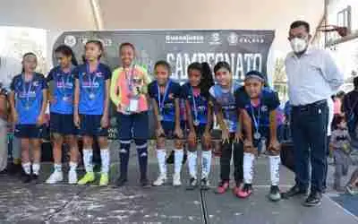 PREMIAN A LOS MEJORES DEL CAMPEONATO NACIONAL DE FÚTBOL 7 Y 8