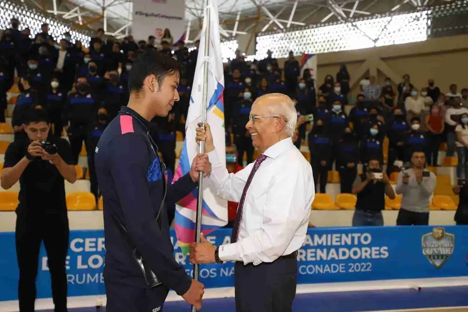 ABANDERAN A DEPORTISTAS CELAYENSES RUMBO A NACIONALES CONADE 2022