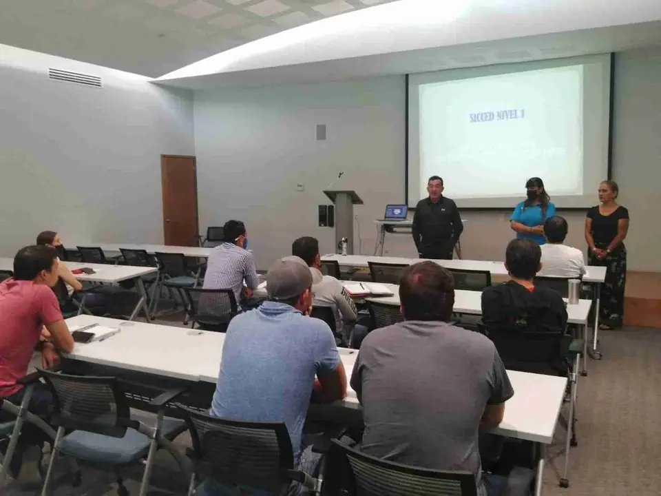 BRINDAN CAPACITACIÓN A CELAYENSES A TRAVÉS DEL SICCED