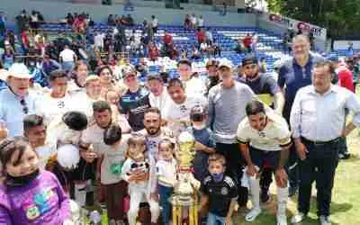 DEPORTIVO EL PUENTE SE PROCLAMÓ CAMPEÓN DE CAMPEONES