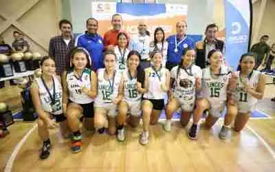 PREMIAN A LOS MEJORES DE LA 8VA COPA KIDS Y 7MA COPA UNIVERSITARIA