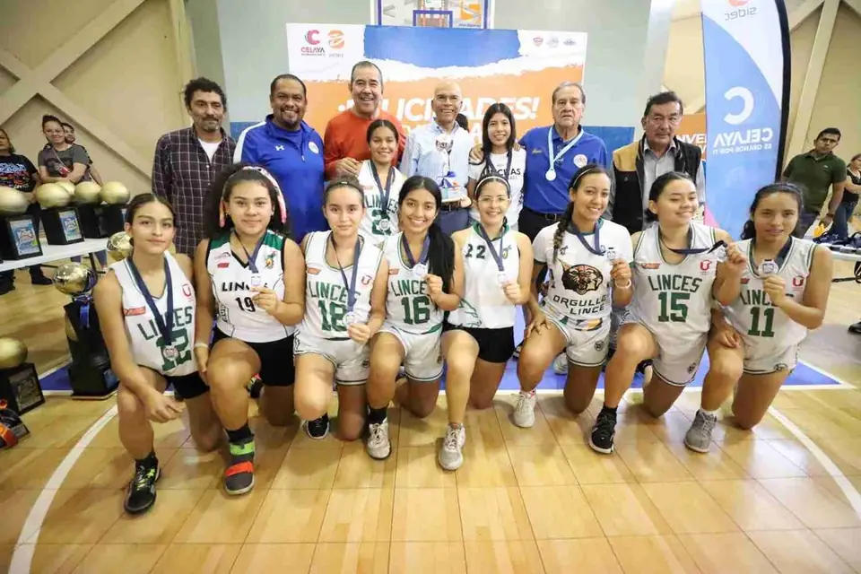 PREMIAN A LOS MEJORES DE LA 8VA COPA KIDS Y 7MA COPA UNIVERSITARIA