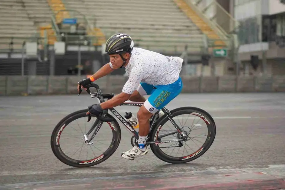 ESTEBAN CUARENTA ES CAMPEÓN NACIONAL DE LA 3a EDICIÓN DE LAS 24 HRS BICI