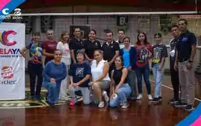 IMPARTEN CLÍNICA DE VOLEIBOL EN CELAYA