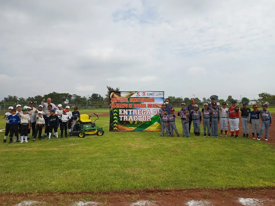ENTREGA INCIATIVA PRIVADA TRACTOR AL SIDEC