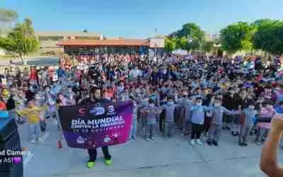 SE ACTIVAN CELAYENSES EN EL DÍA MUNDIAL CONTRA LA OBESIDAD