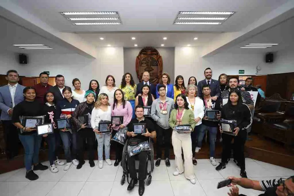 RECONOCEN A MEDALLISTAS DE JUEGOS PARANACIONALES CONADE Y JUEGOS NACIONALES POPULARES 2022