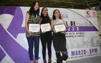 III PANEL DE LA MUJER