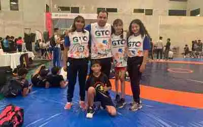 DESTACAN LUCHADORES CELAYENSES EN CAMPEONATO NACIONAL