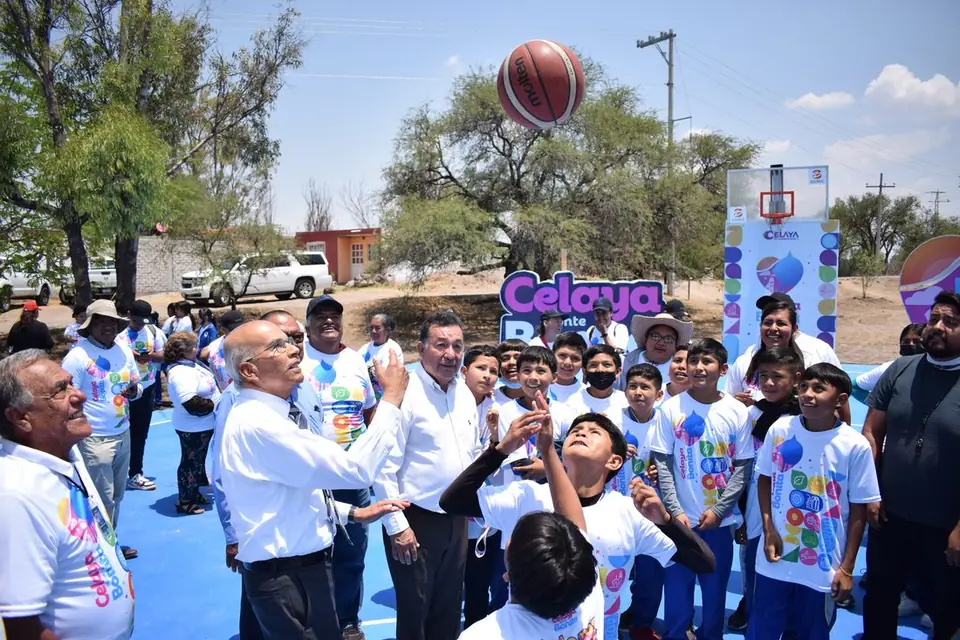 REHABILITAN CANCHA DE BÁSQUETBOL EN PLANCARTE