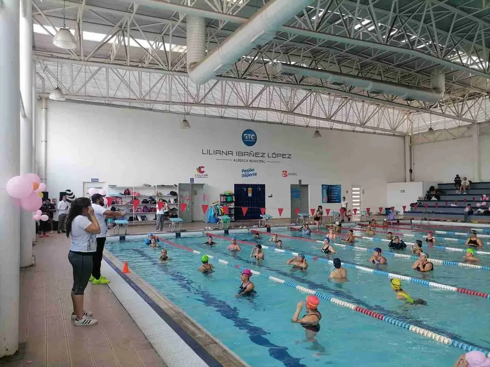FESTEJAN A MAMÁS CON EVENTOS DEPORTIVOS DE NATACIÓN