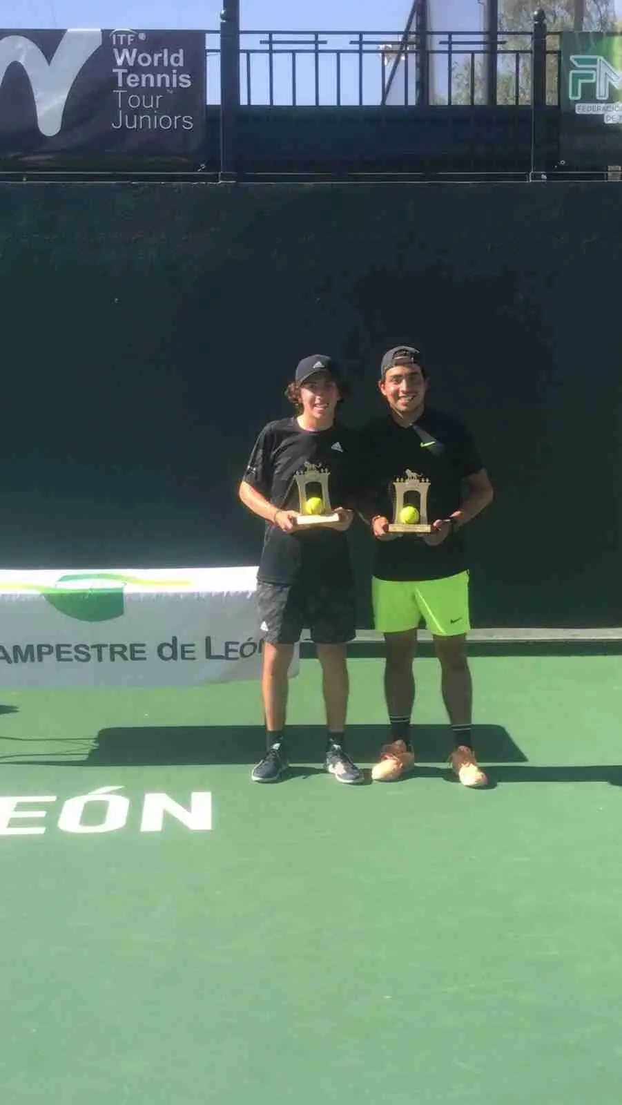 GANAN HERMANOS SCHTULMANN TORNEO DE TENIS EN LEÓN