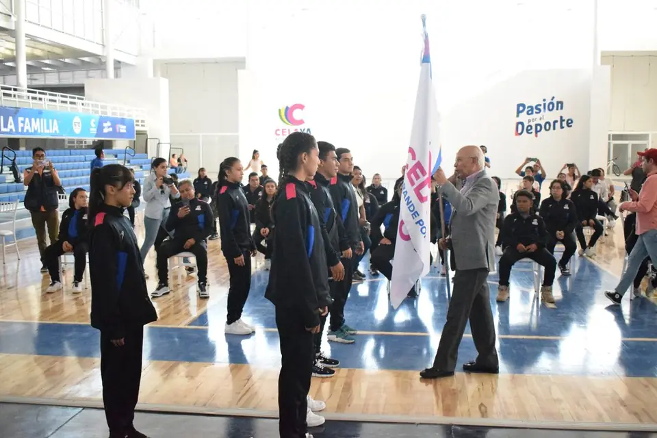 ABANDERAN A DEPORTISTAS CELAYENSES RUMBO A NACIONALES CONADE 2023