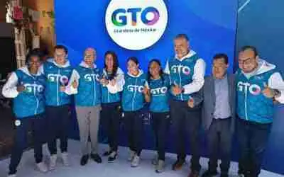 ABANDERAN A DEPORTISTAS GUANAJUATENSES RUMBO A JUEGOS PANAMERICANOS 2023