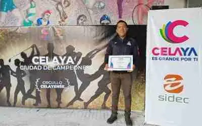 RECONOCEN A PEDRO CUARENTA CORONA POR SER BICAMPEÓN NACIONAL DE 24 HORAS EN BICI