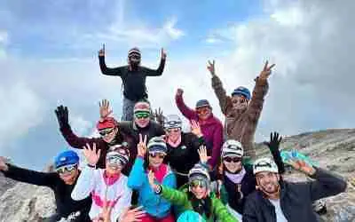 CONQUISTA CIMA ELENA CORTÉS, AHORA COMO GUÍA EN SU PRIMERA EXPEDICIÓN