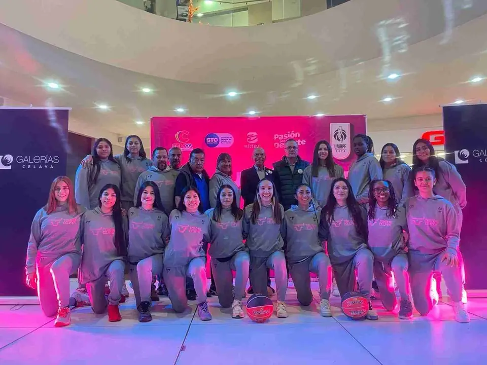 PRESENTAN JUGADORAS DEL EQUIPO PROFESIONAL DE BÁSQUETBOL TORITAS CELAYA