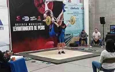 REALIZAN ABIERTO MUNICIPAL DE LEVANTAMIENTO DE PESAS