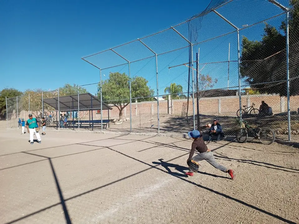 SUPERVISAN INFRAESTRUCTURA DEPORTIVA EN COMUNIDADES