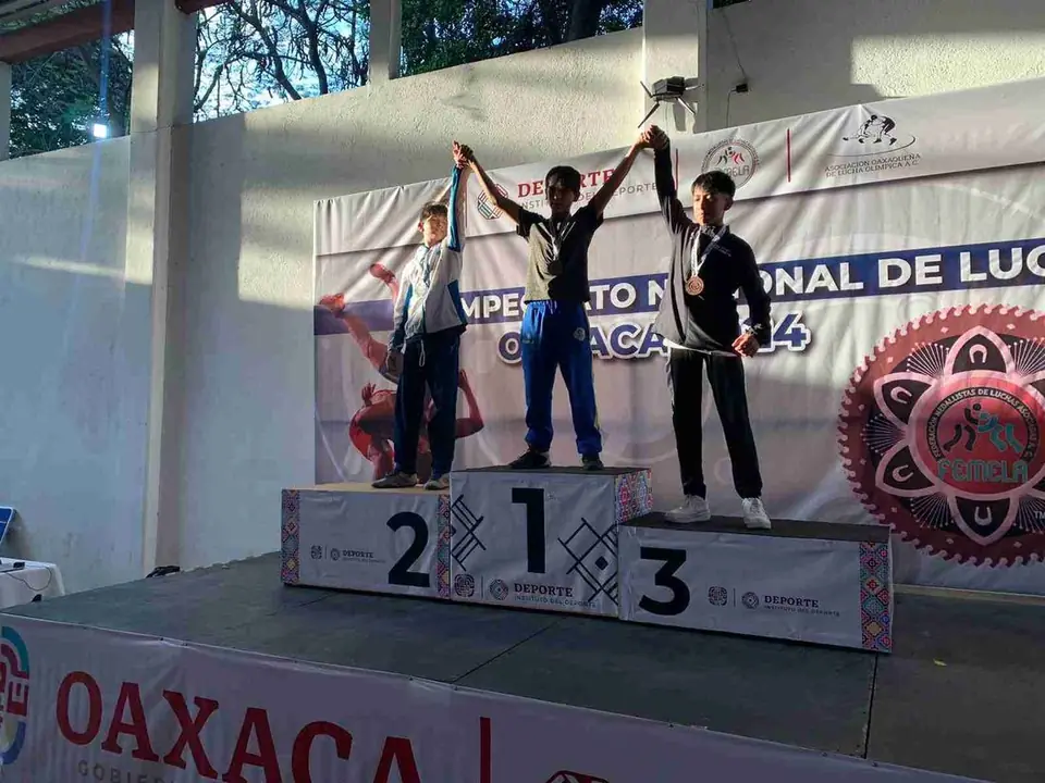COMPITEN CELAYENSES EN NACIONAL DE LUCHAS ASOCIADAS