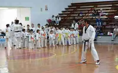 IMPARTE SEMINARIO DE COMBATE EL MEDALLISTA OLÍMPICO, GUILLERMO PÉREZ