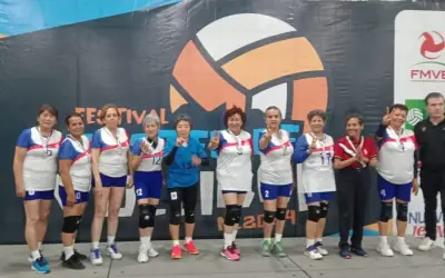 ASISTEN EQUIPOS CELAYENSES AL FESTIVAL NACIONAL MÁSTER DE VOLEIBOL