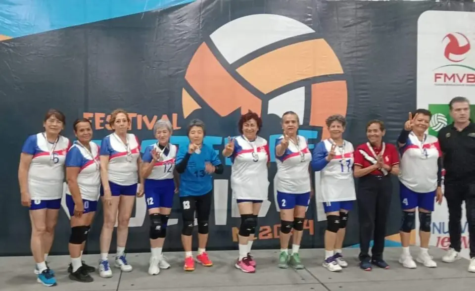 ASISTEN EQUIPOS CELAYENSES AL FESTIVAL NACIONAL MÁSTER DE VOLEIBOL