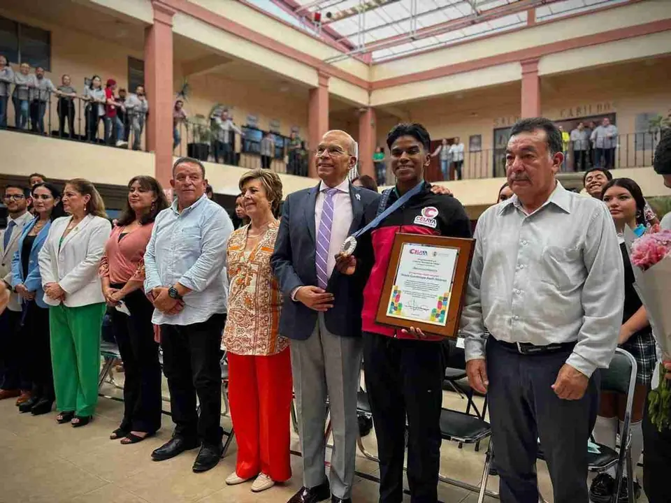 OTORGAN RECONOCIMIENTO A JUDOCA ORGULLO CELAYENSE, PRISCA AWITI, GANADORA DE MEDALLA DE PLATA EN LOS JUEGOS OLÍMPICOS