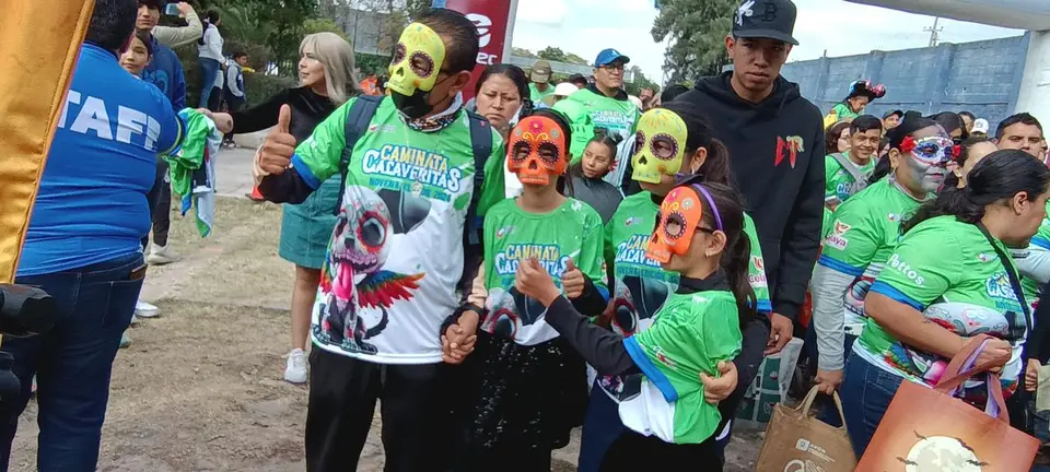 PARTICIPARON FAMILIAS EN LA 9NA CAMINATA CALAVERITAS