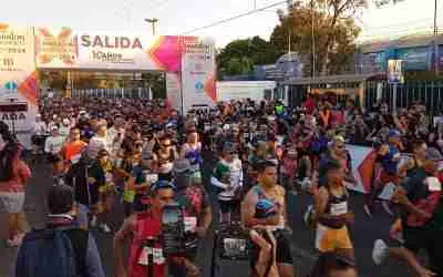 CORREN KILÓMETROS POR LA ALIMENTACIÓN CON EL MEDIO MARATÓN BACHOCO 2024