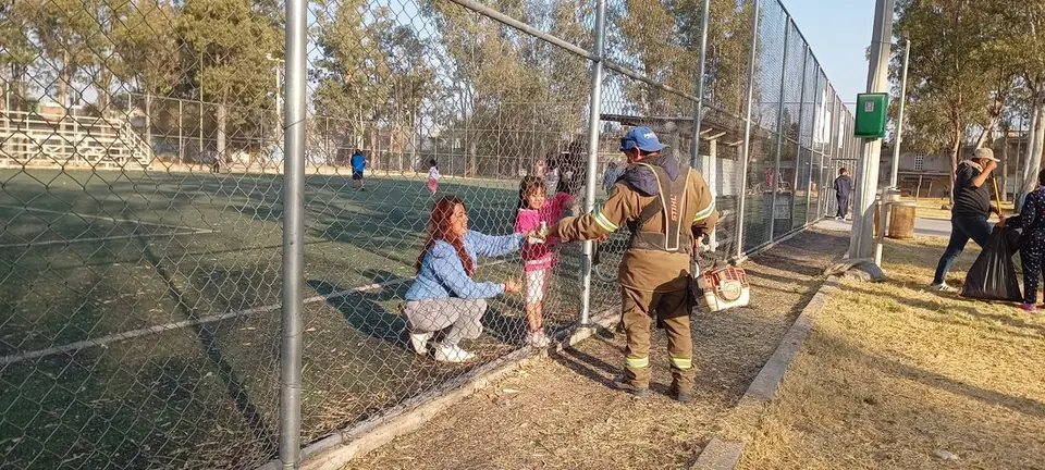 VECINOS Y USUARIOS “ENCHULARON MI DEPORTIVA EMILIANO ZAPATA”