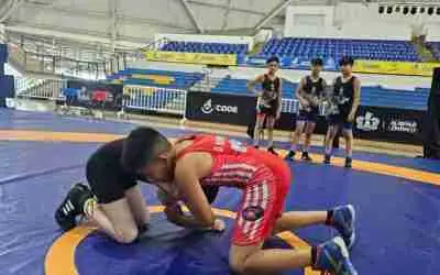 CLASIFICAN CELAYENSES AL NACIONAL DE LUCHAS ASOCIADAS