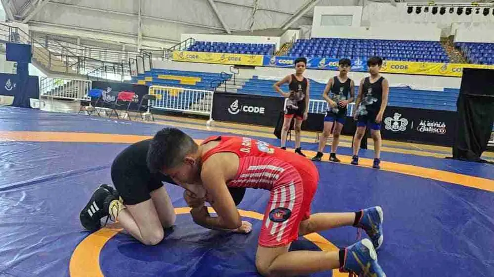 CLASIFICAN CELAYENSES AL NACIONAL DE LUCHAS ASOCIADAS