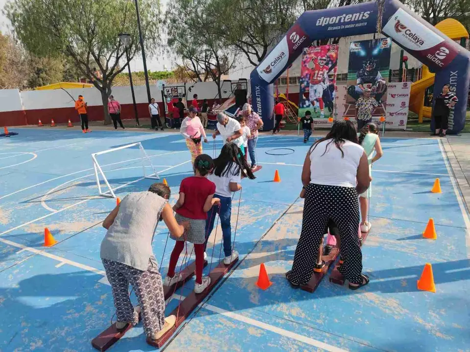 FERIA DEPORTIVA EN LOS GIRASOLES Y LA CRUZ