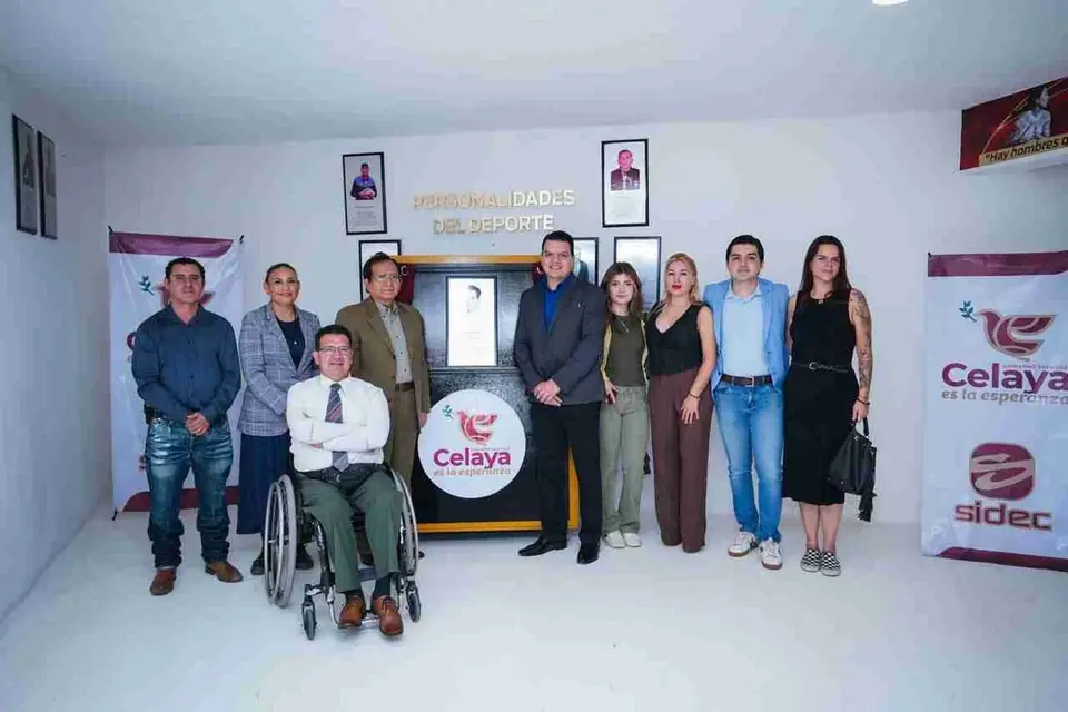 DEVELAN PLACA DE MIGUEL IRIARTE EN EL SALÓN DE LA FAMA