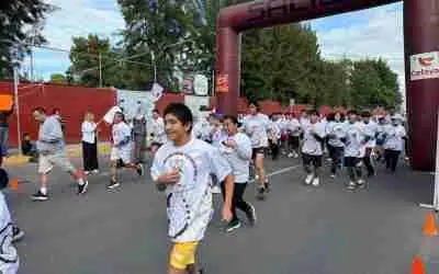 CONMEMORAN 65 ANIVERSARIO DE LA SECUNDARIA ETI 3 CON CARRERA PEDESTRE