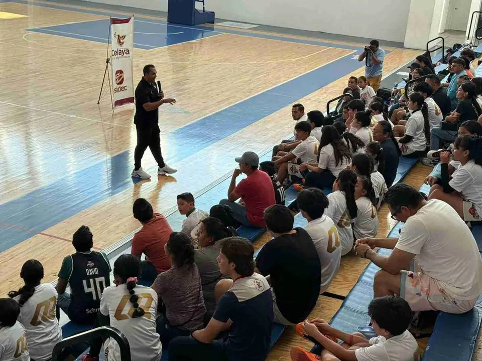ARRANCÓ EN CELAYA EL CAMPAMENTO DE BALONCESTO “OMAR QUINTERO”