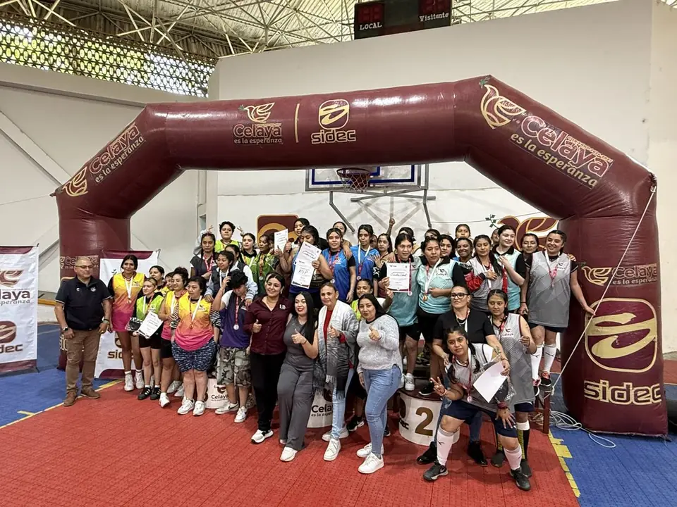 CONVIVEN CHICAS EN TORNEO DE BÁSQUETBOL