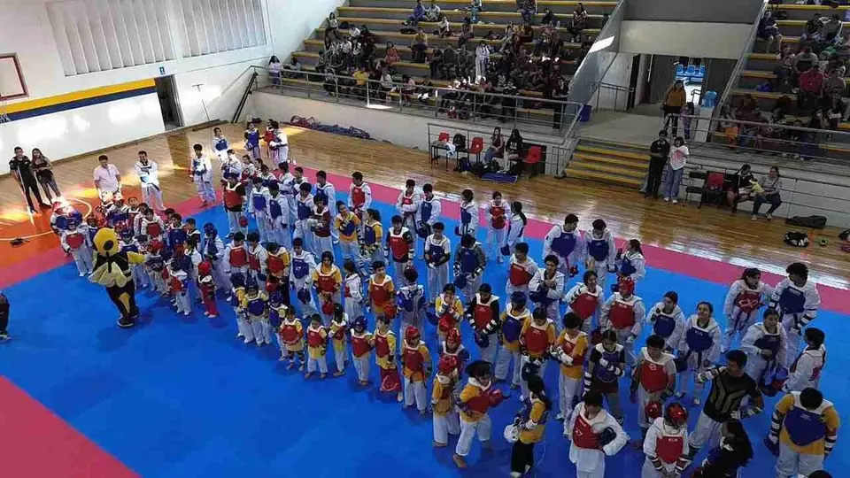 SE FOGUEAN TAEKWONDOÍNES DE “LA ESPERANZA NOS LIGA”